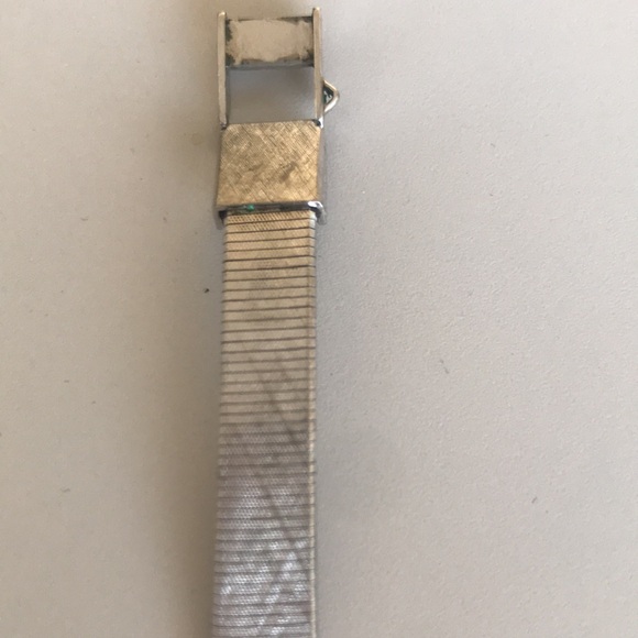 Final price drop! Seiko quartz brushed silver stainless steel watch - Picture 7 of 9